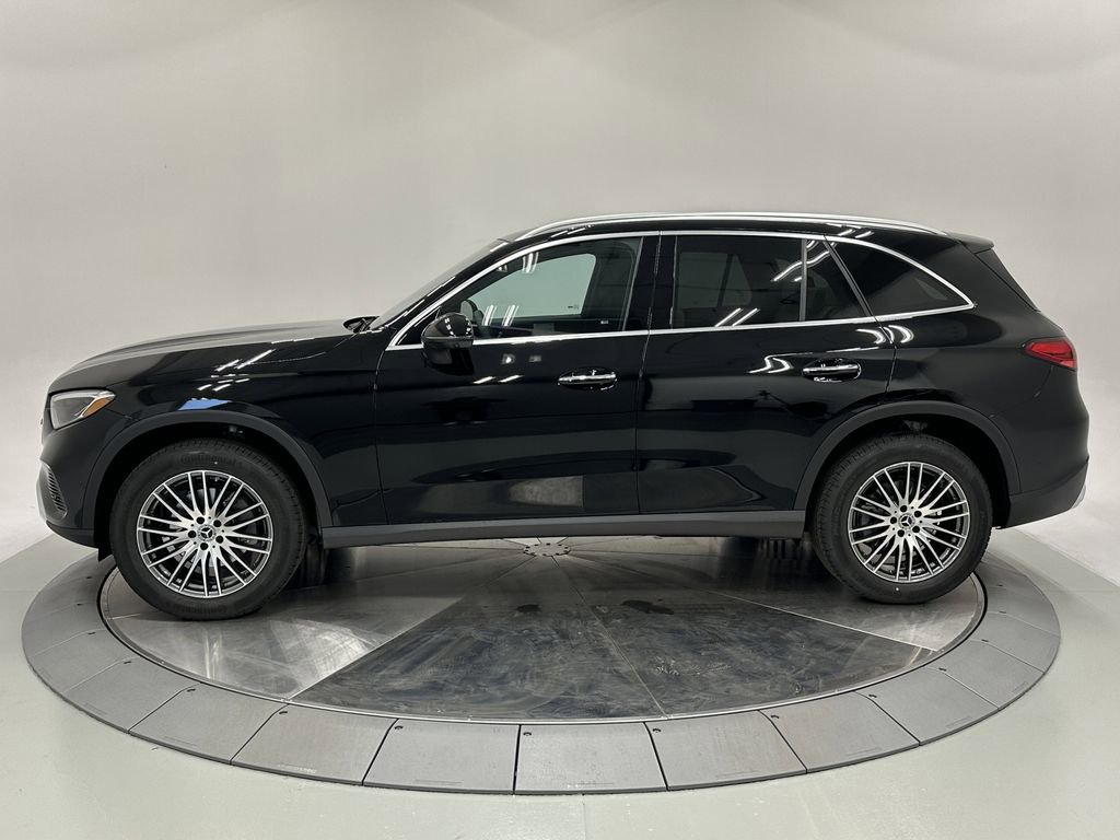 2026 Mercedes Benz GLC 300 4MATIC photo 4