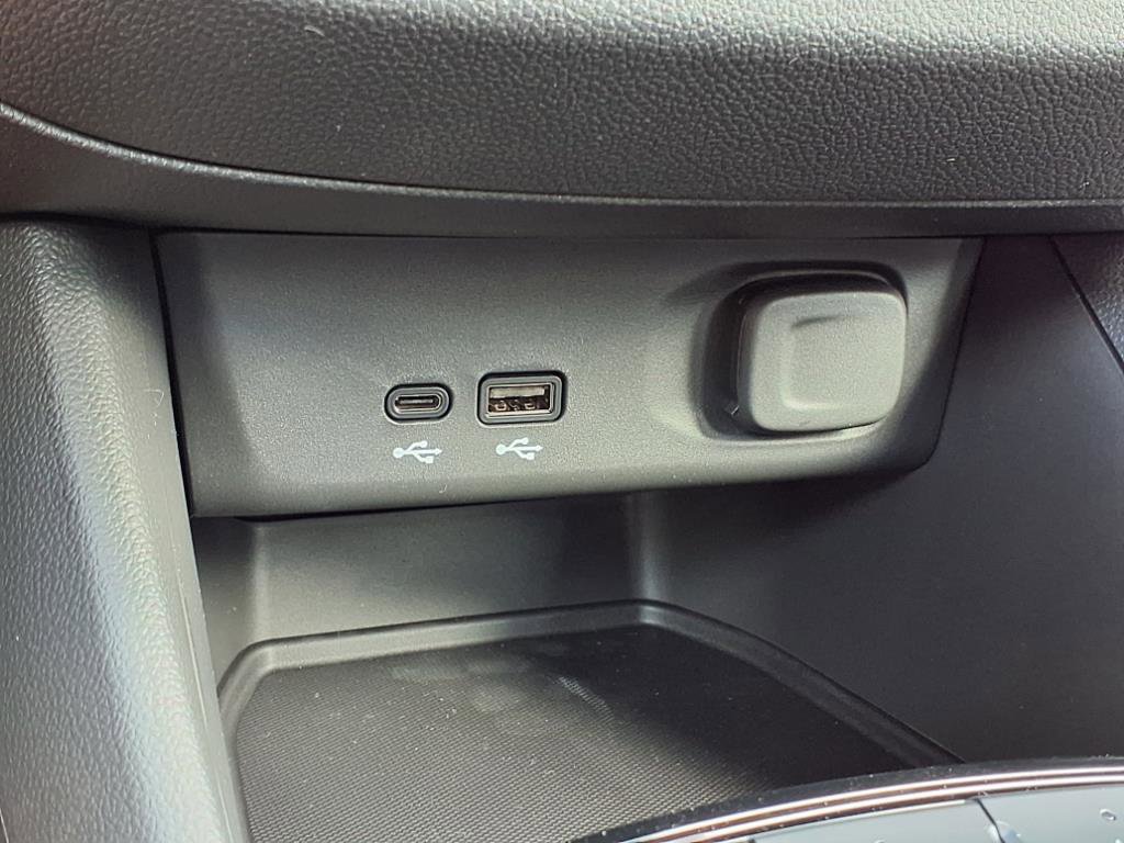 2025 Buick Envista ST photo 6
