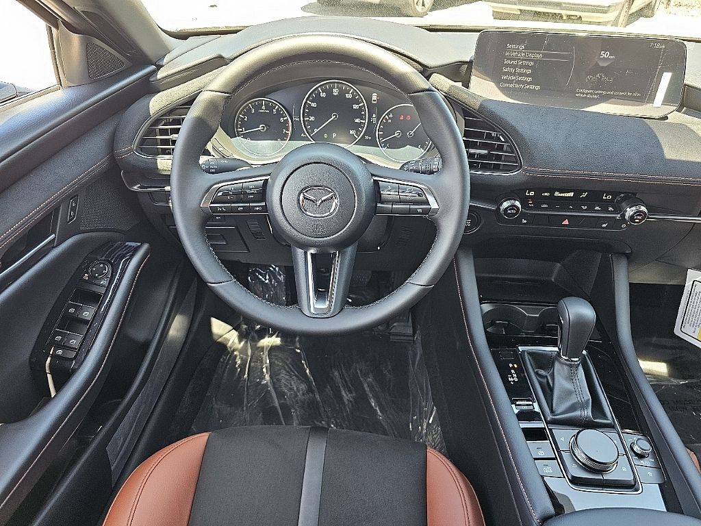 2025 Mazda Mazda3 2.5 Turbo Carbon photo 8