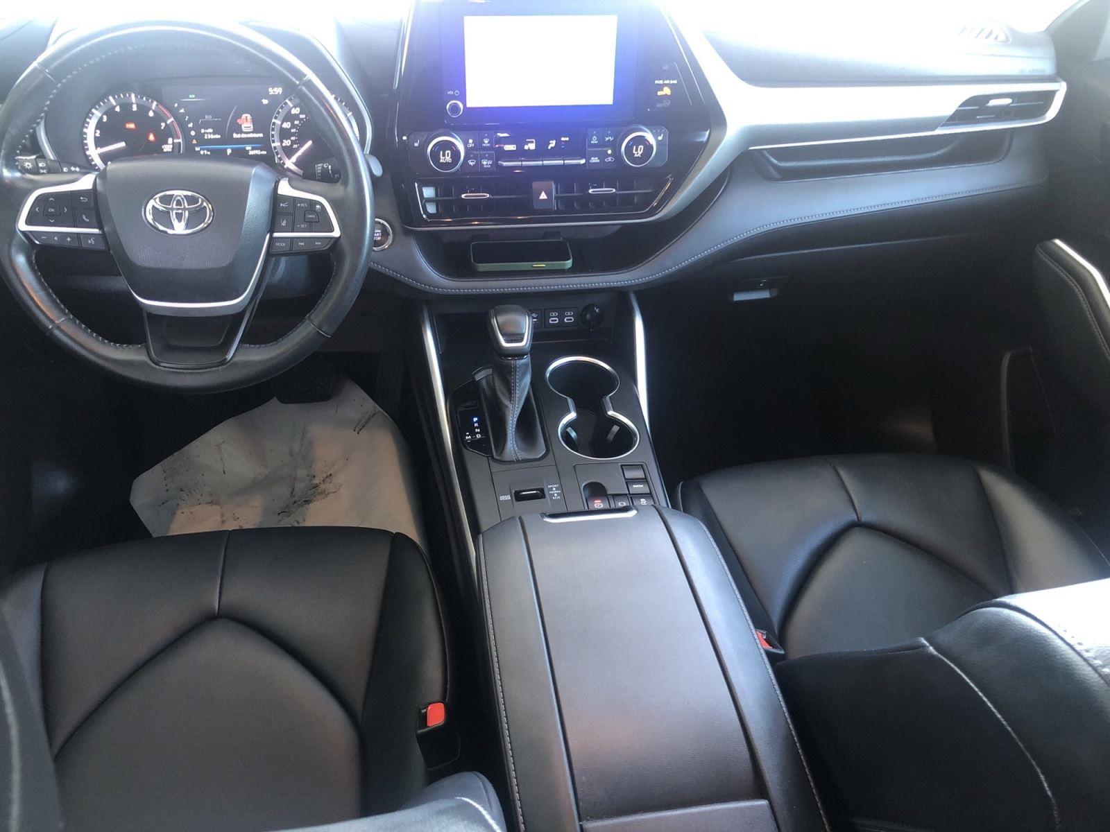 2023 Toyota Highlander XSE photo 10