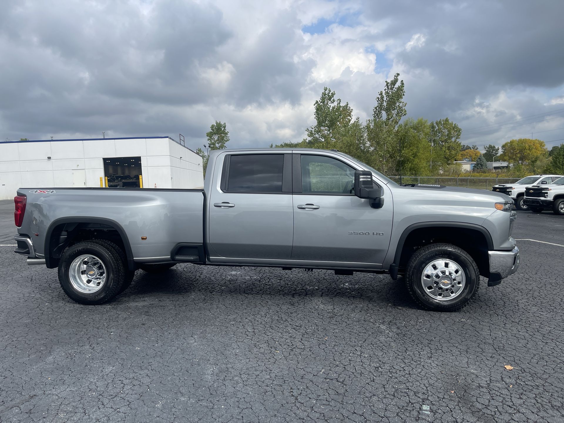 2026 Chevrolet Silverado 3500HD LT photo 9
