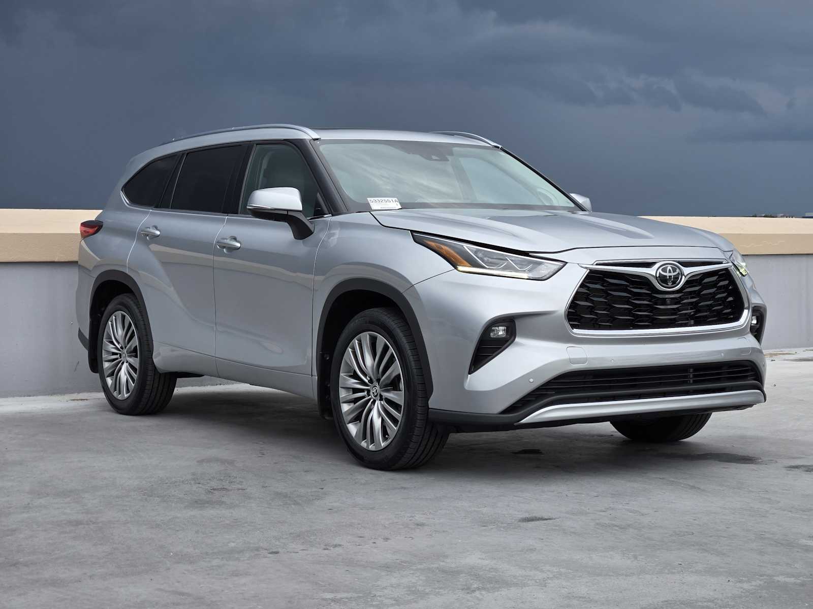 2021 Toyota Highlander Platinum photo 3