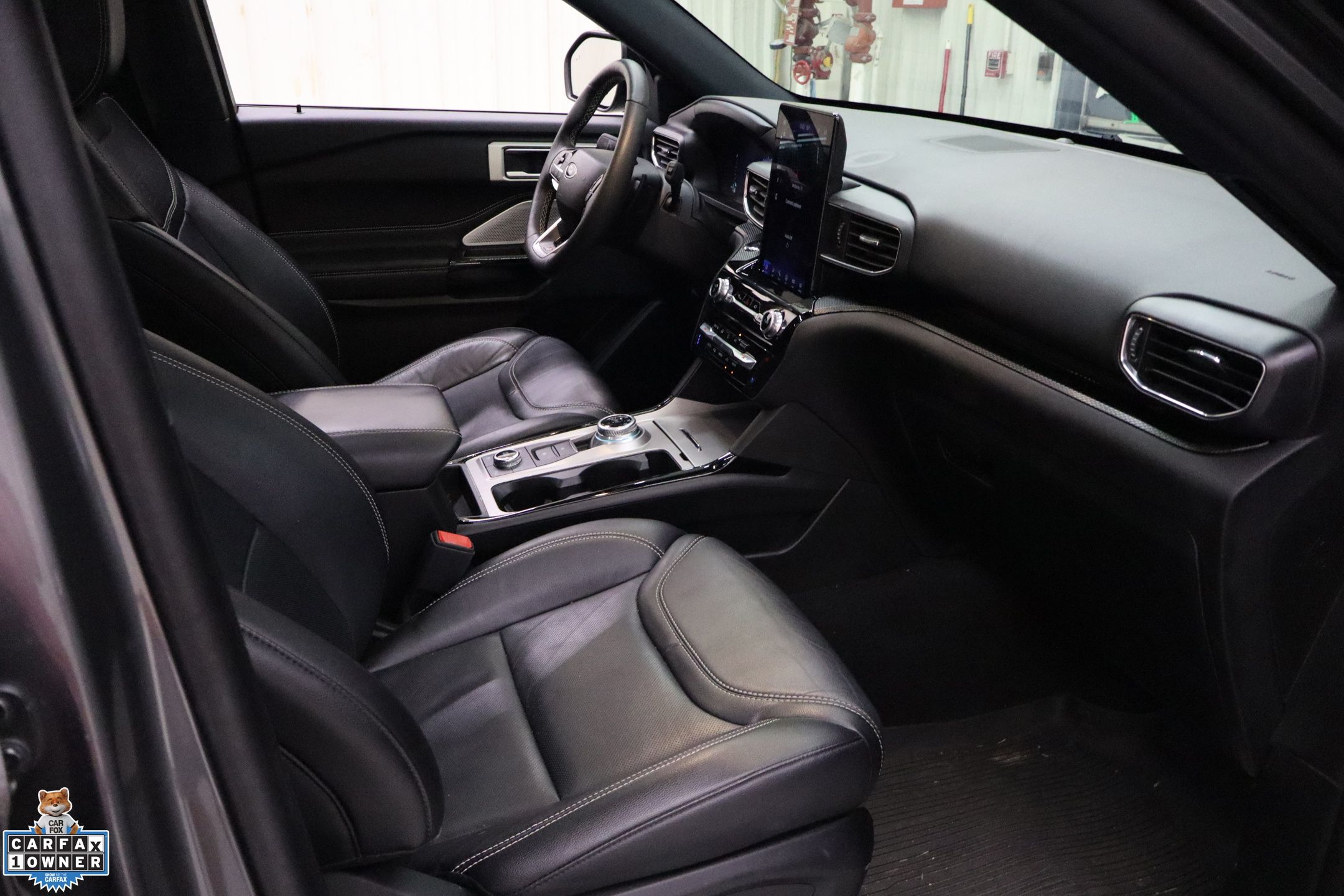 2023 Ford Explorer ST photo 31