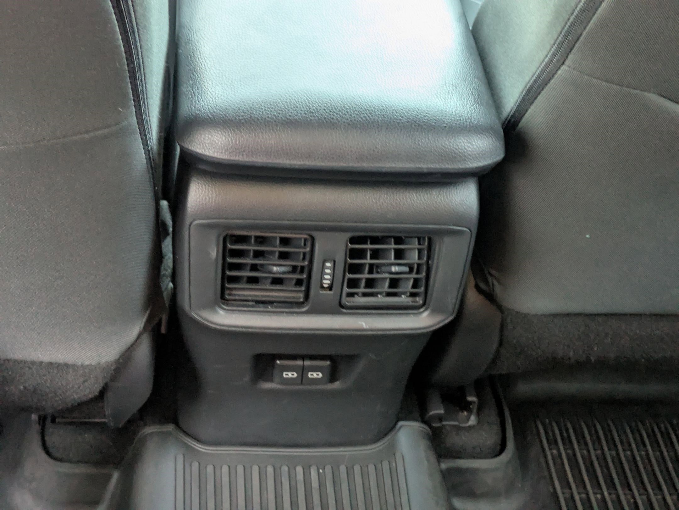 2024 Toyota RAV4 XLE photo 26