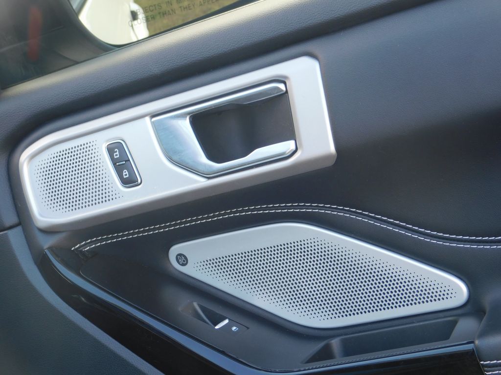2021 Ford Explorer ST photo 13