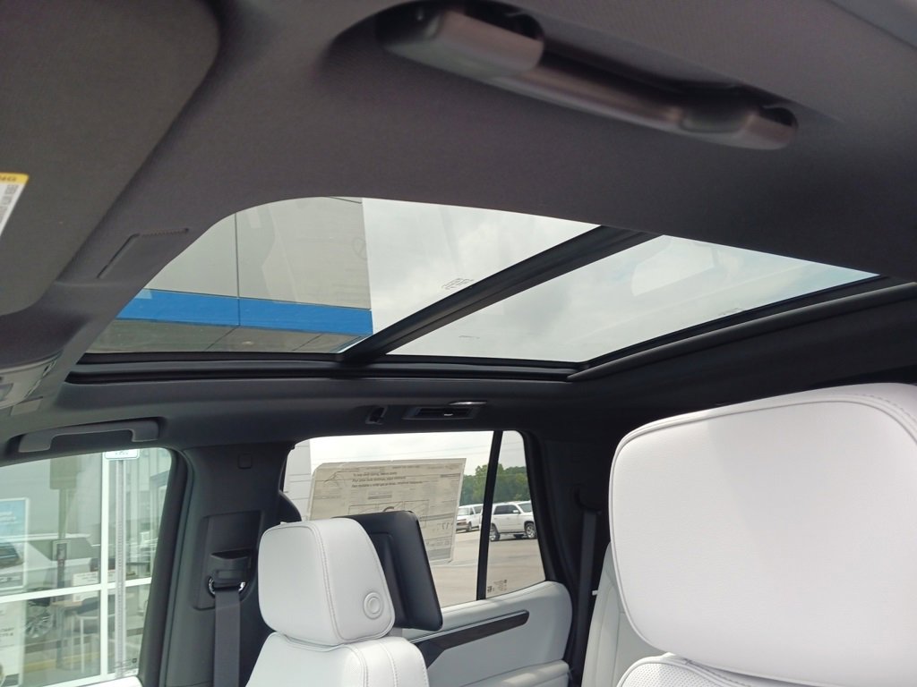 2025 Chevrolet Tahoe Premier photo 21