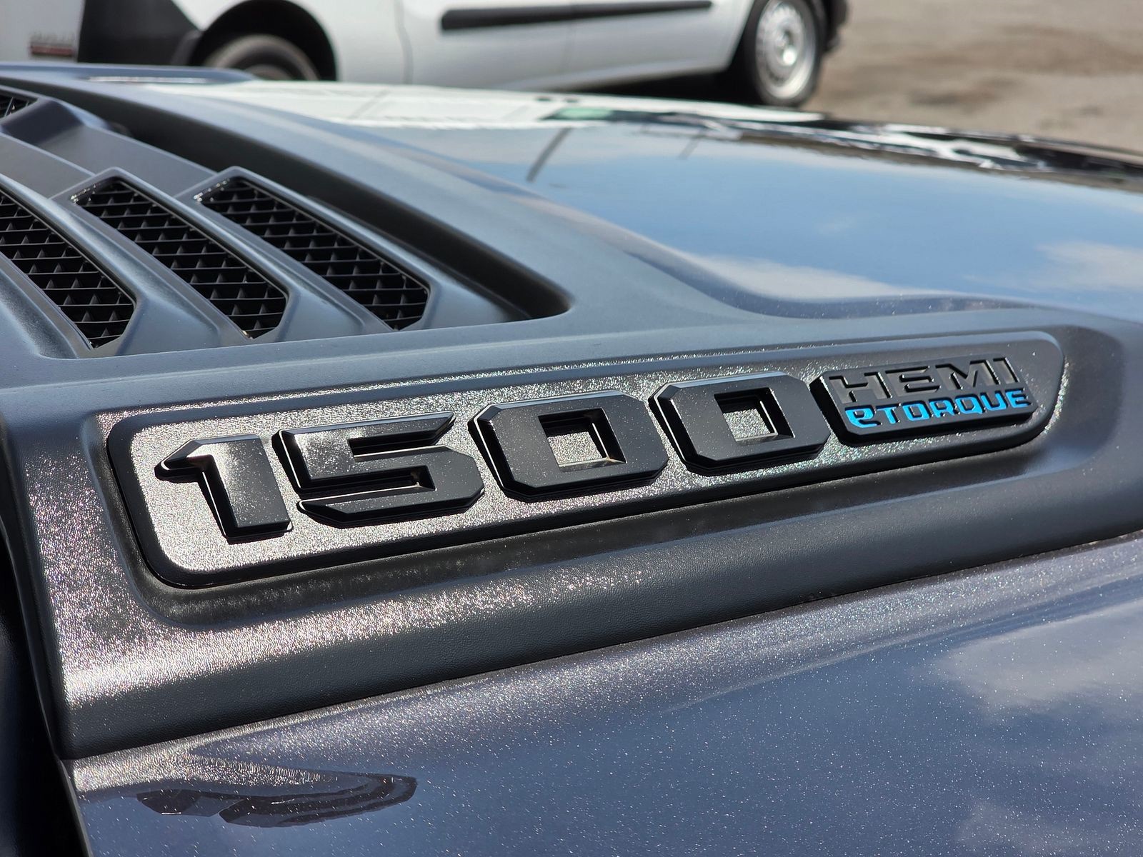2021 Ram 1500 Laramie photo 3