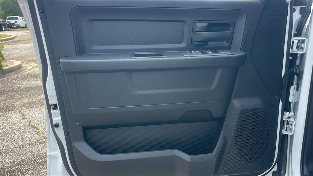 2025 Ram 2500 Tradesman photo 13