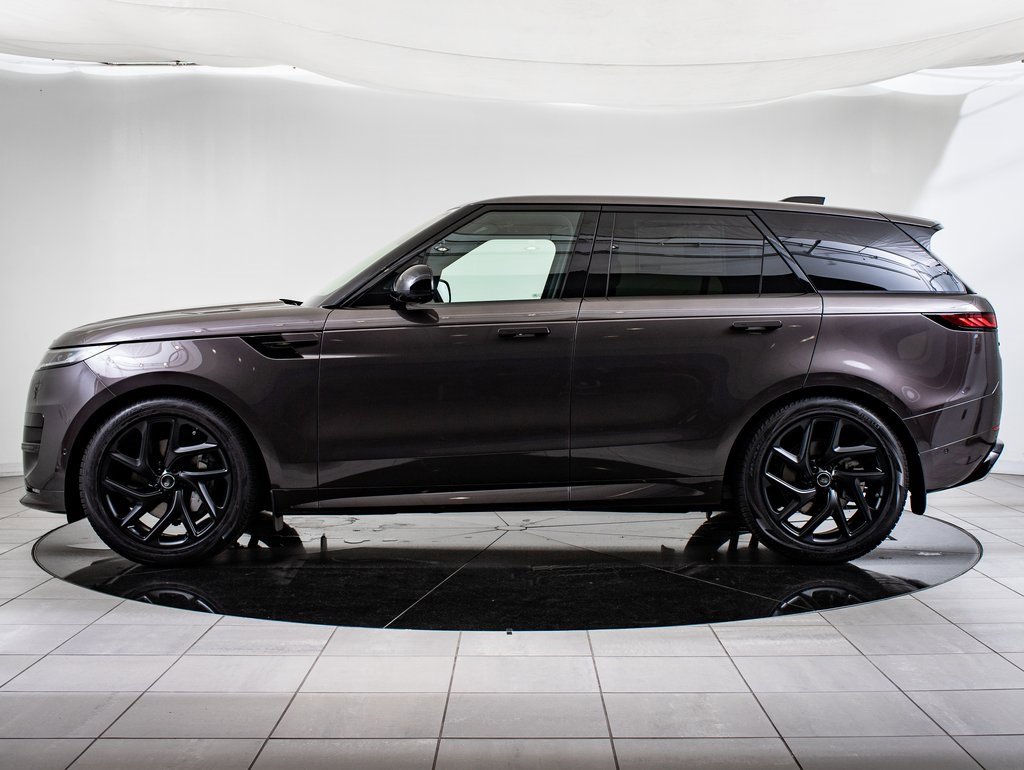 2025 Land Rover Range Rover Sport SE photo 2
