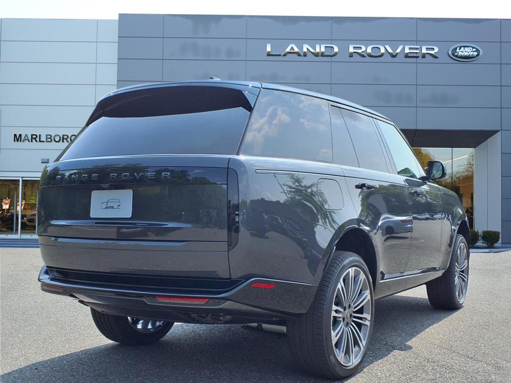 2025 Land Rover Range Rover SE photo 2