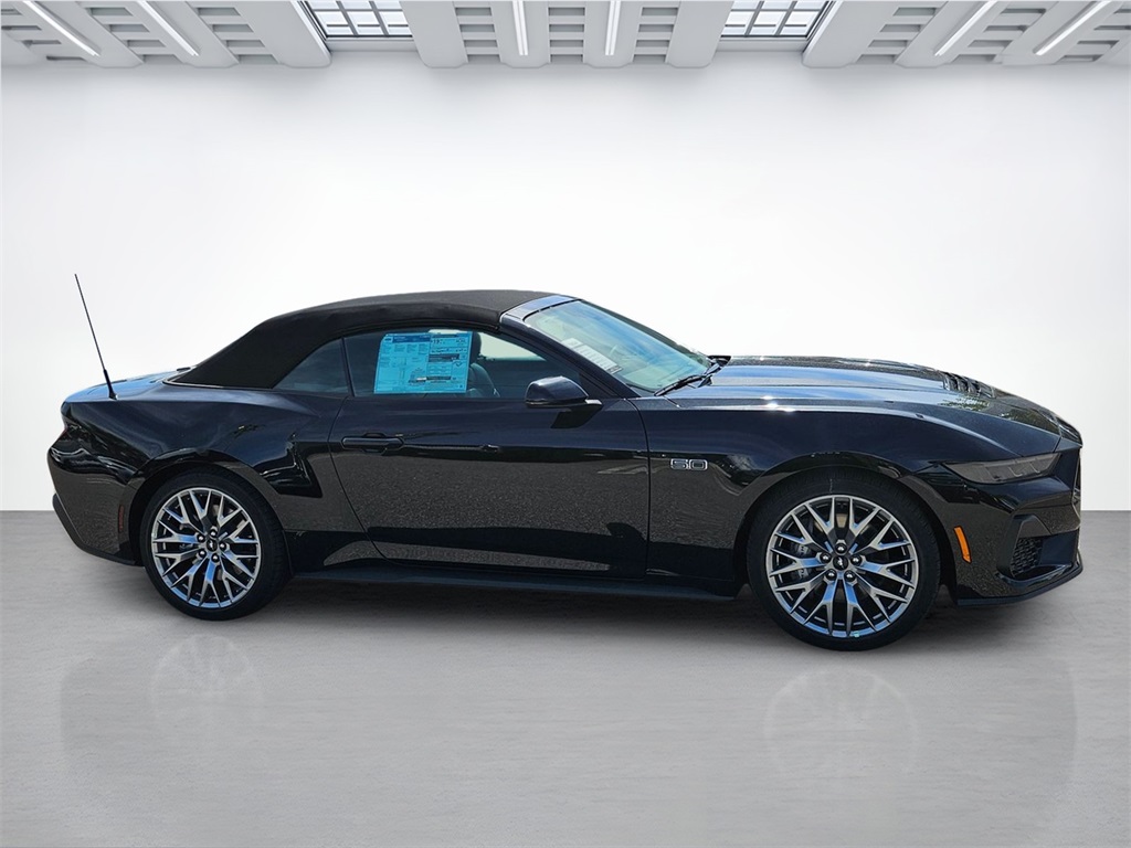 2025 Ford Mustang GT Premium Convertible photo 4
