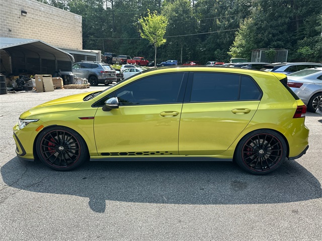2023 Volkswagen Golf GTI Anniversary Edition photo 4
