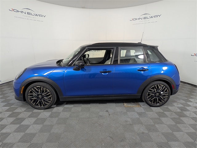 2025 Mini Cooper 4 Door Hardtop S Iconic photo 2