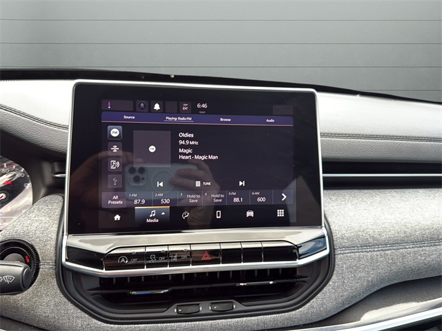 2024 Jeep Compass Latitude photo 19