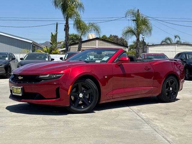 2023 Chevrolet Camaro 1LT photo 2