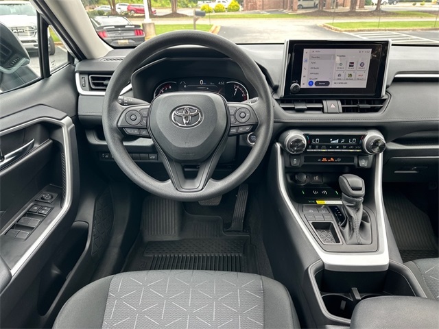 2024 Toyota RAV4 XLE photo 9