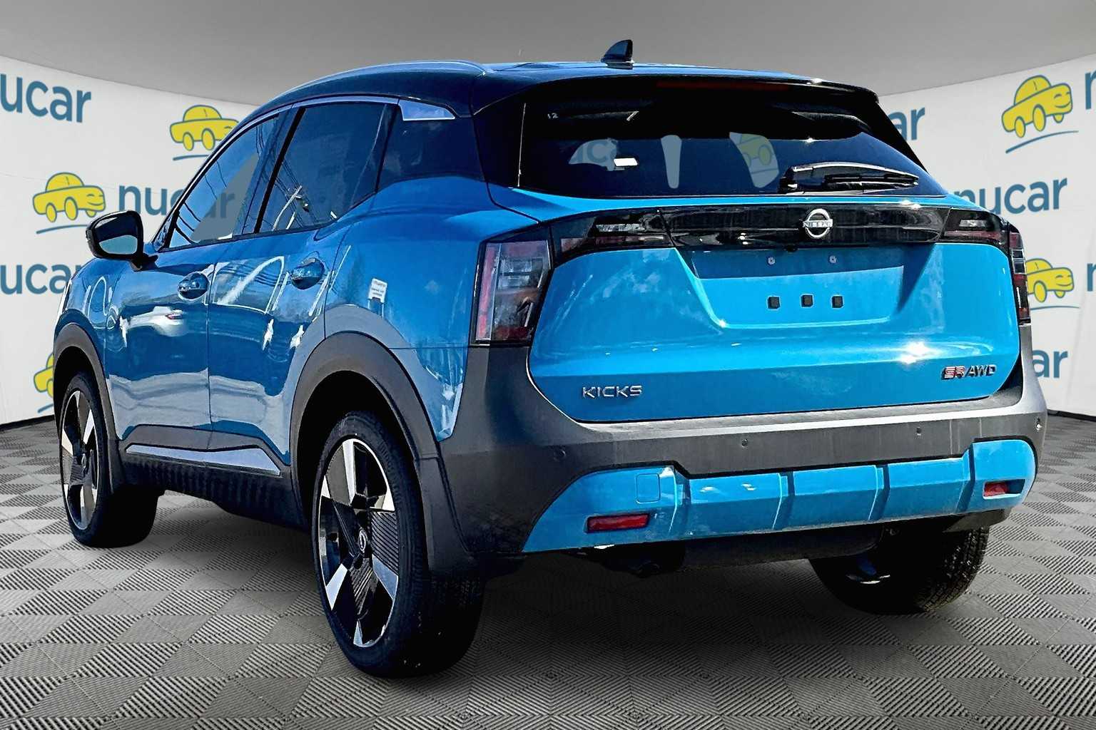 2025 Nissan Kicks SR photo 3
