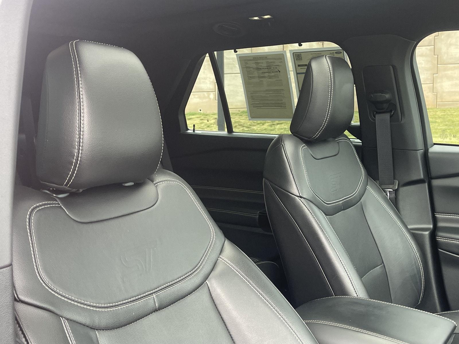 2022 Ford Explorer ST photo 12