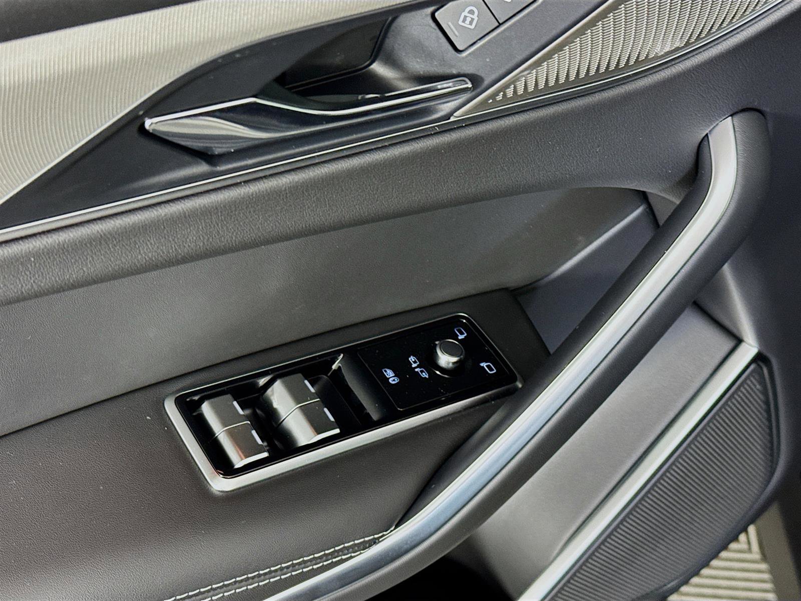 2026 Jaguar F-PACE P250 R-Dynamic S photo 19