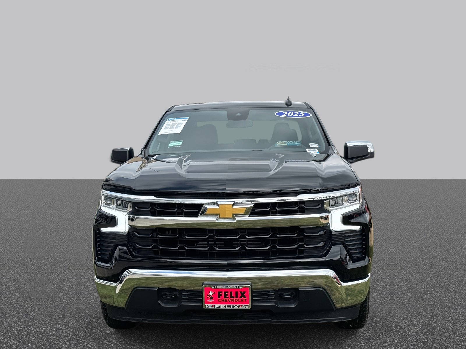 2025 Chevrolet Silverado 1500 LT photo 2