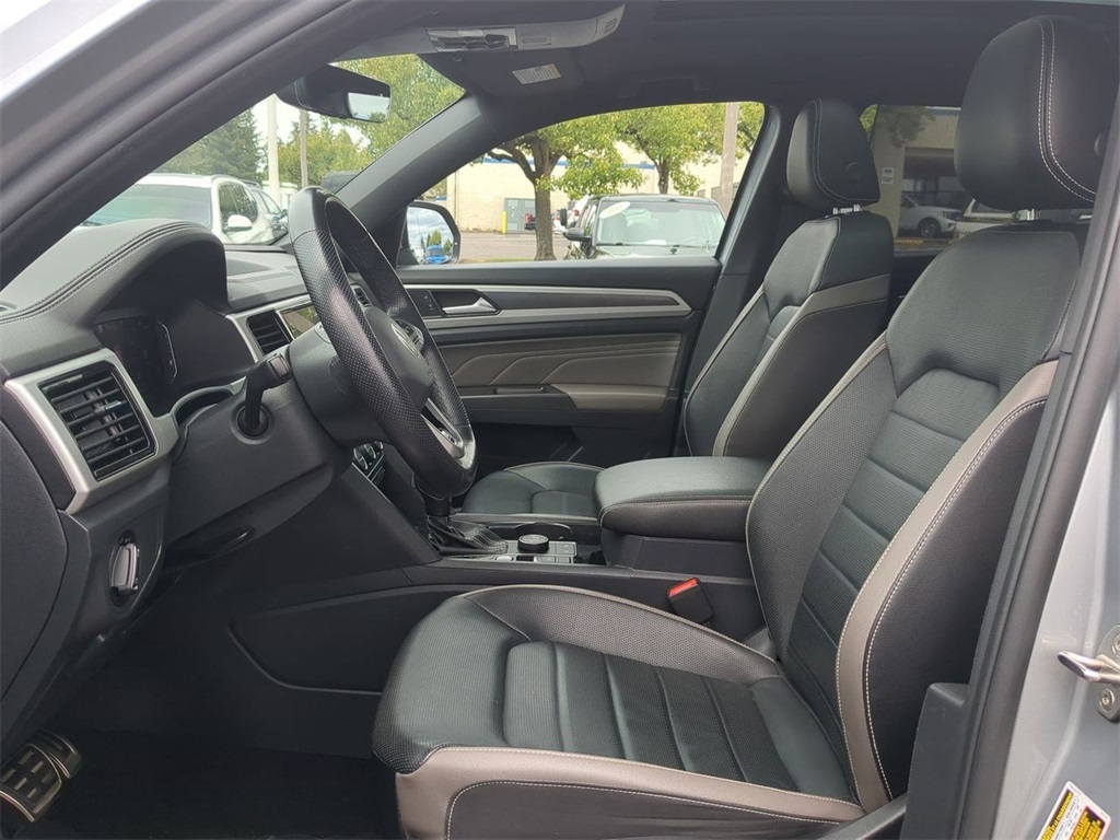 2022 Volkswagen Atlas Cross Sport V6 SEL Premium R-Line photo 10