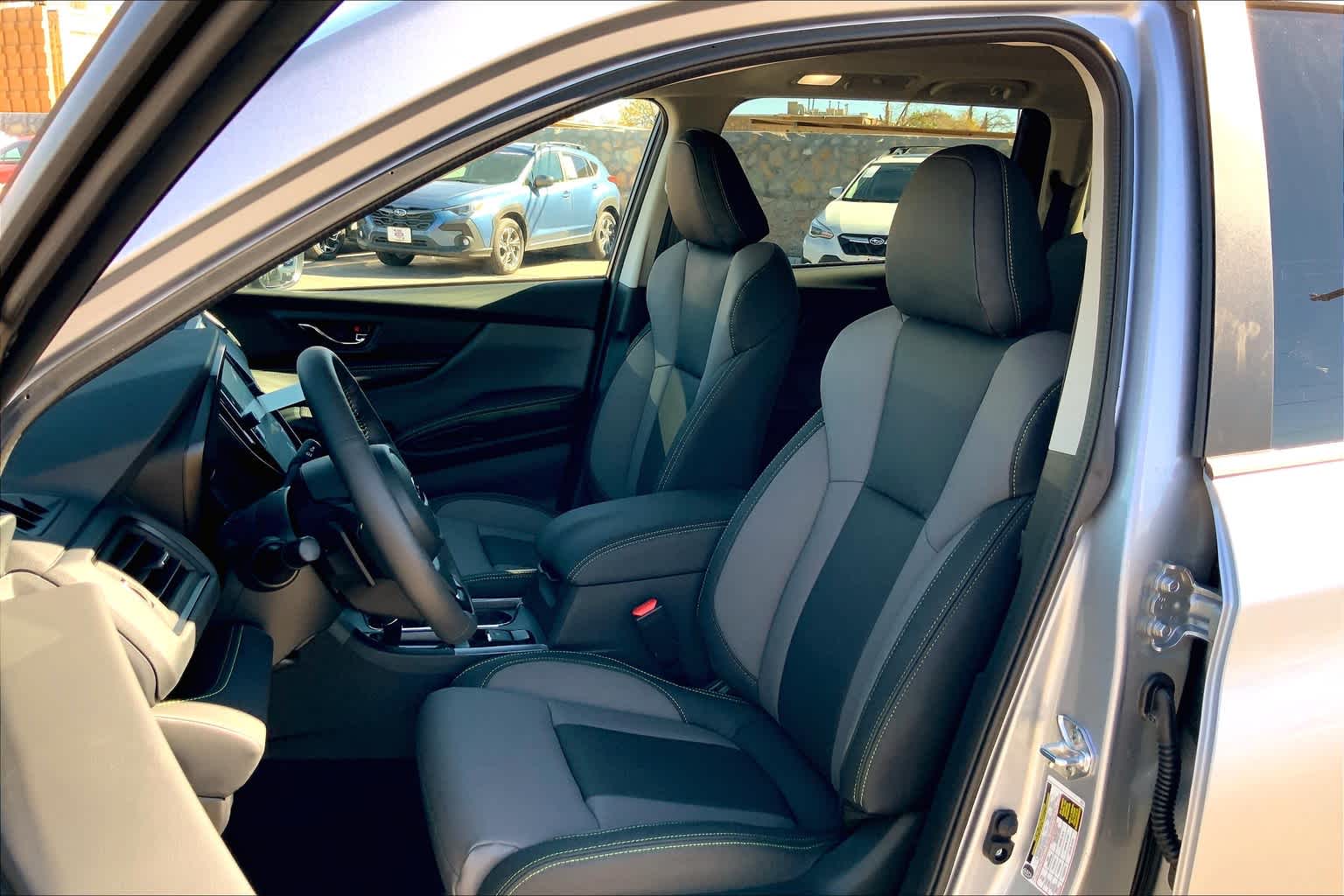 2025 Subaru Ascent Onyx Edition photo 9
