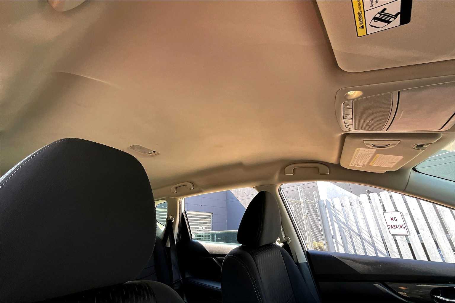 2018 Nissan Rogue S photo 12