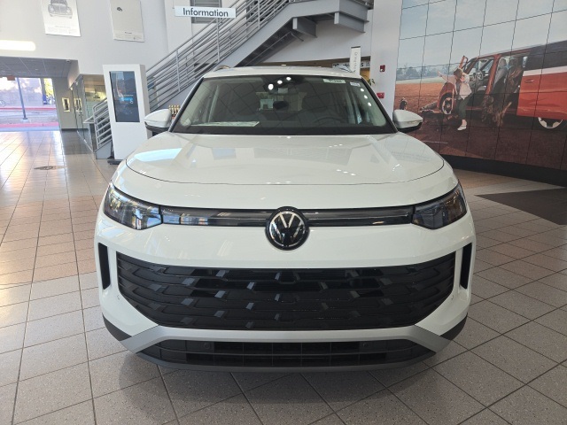 2025 Volkswagen Tiguan S photo 2
