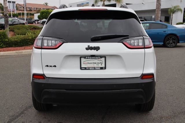 New 2023 Bright White Clear-Coat Exterior Paint Jeep Altitude Lux image 4