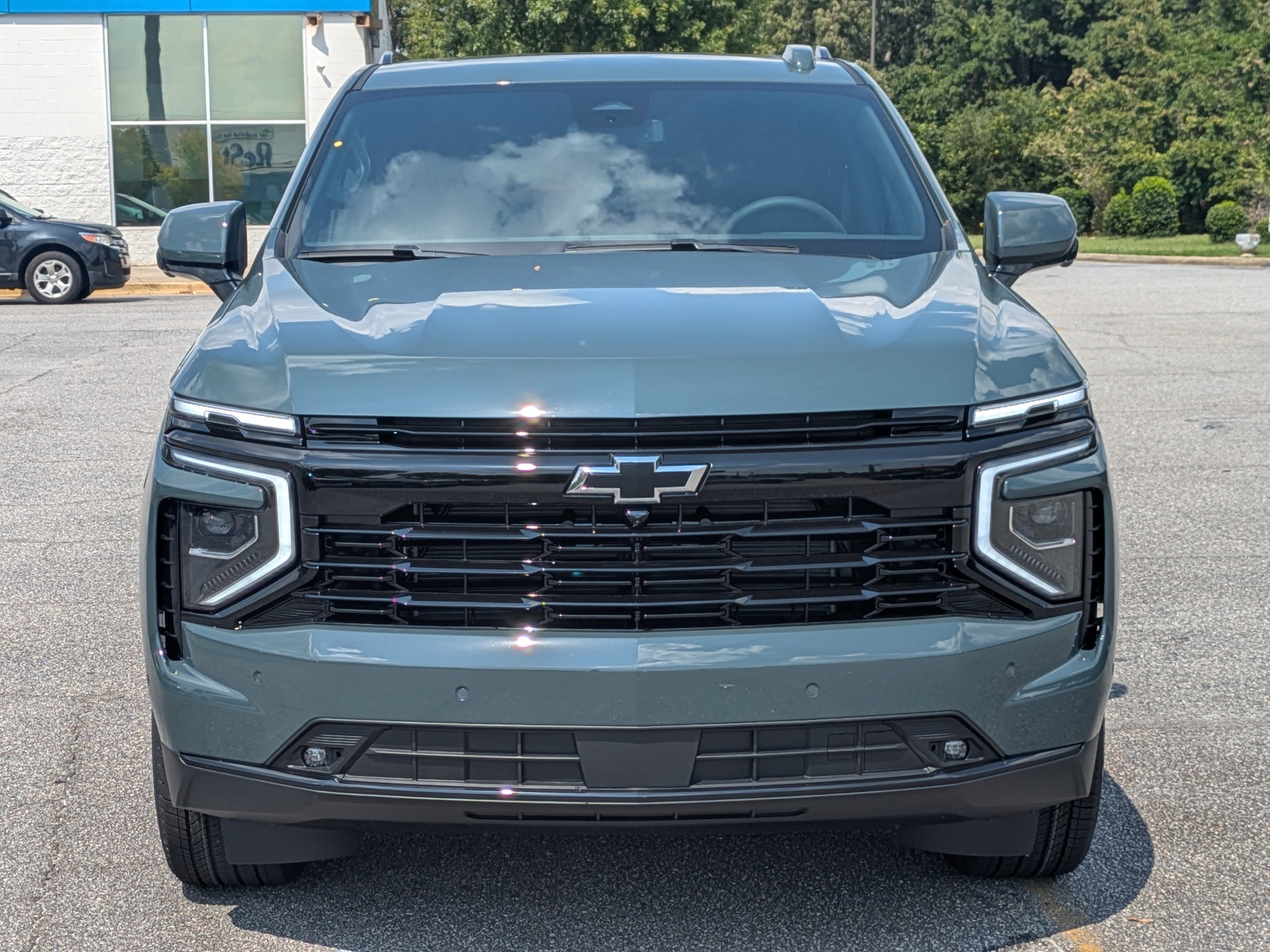 2026 Chevrolet Suburban RST photo 8