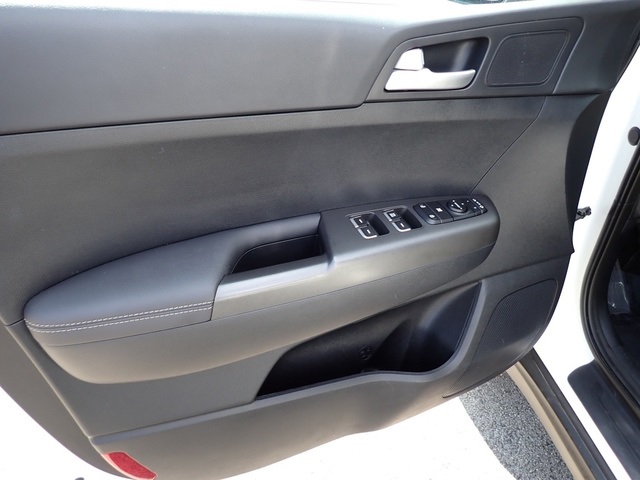 2022 Kia Sportage LX photo 19