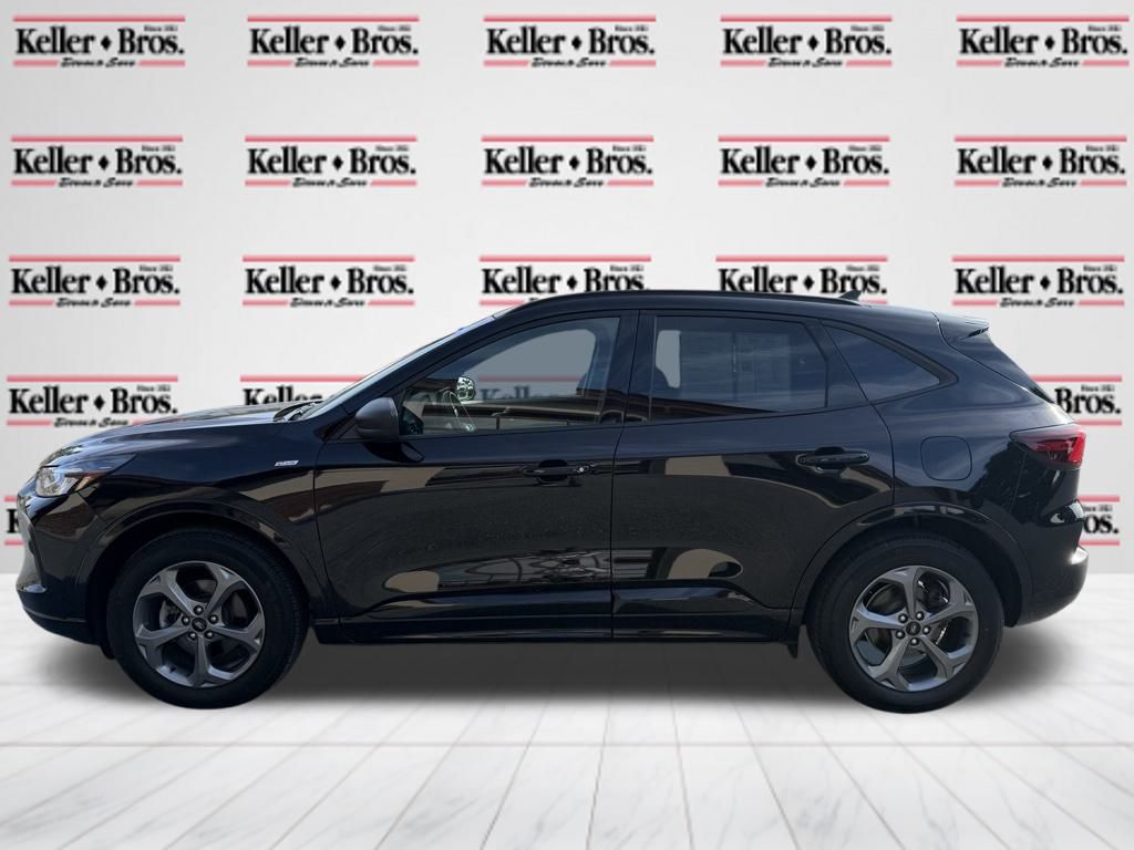 2023 Ford Escape ST-Line photo 4