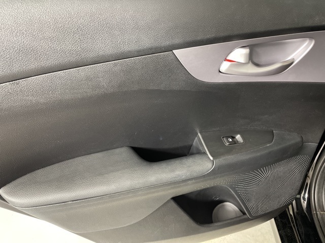 2024 Kia Forte LXS photo 29