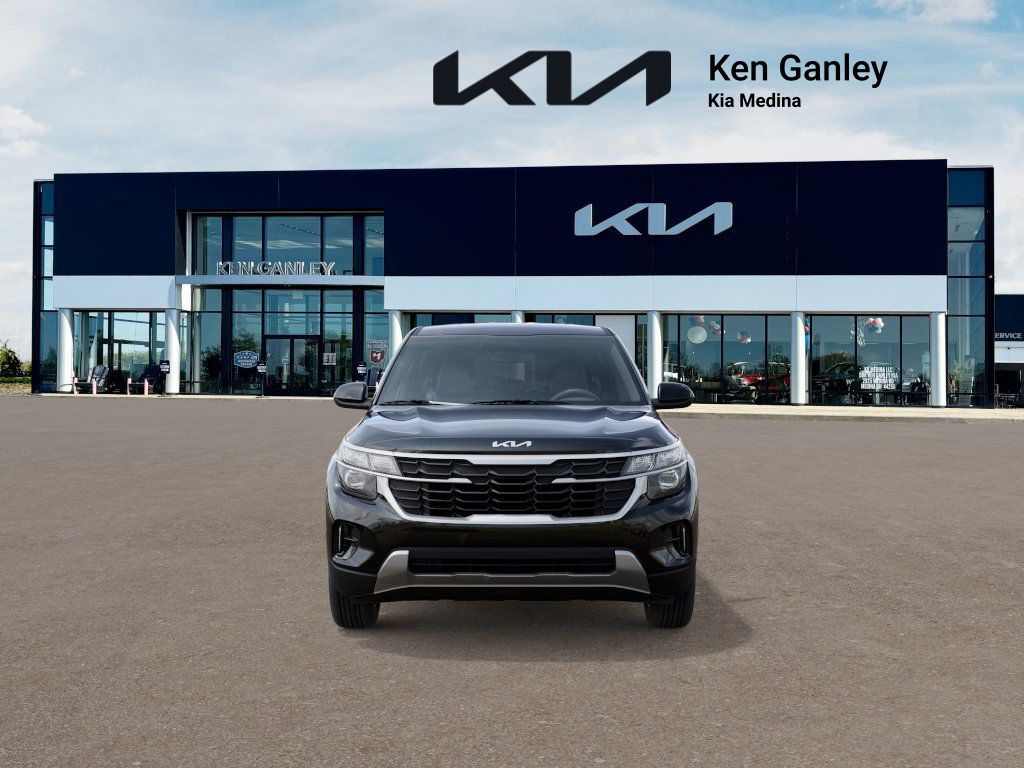 2026 Kia Seltos LX photo 2