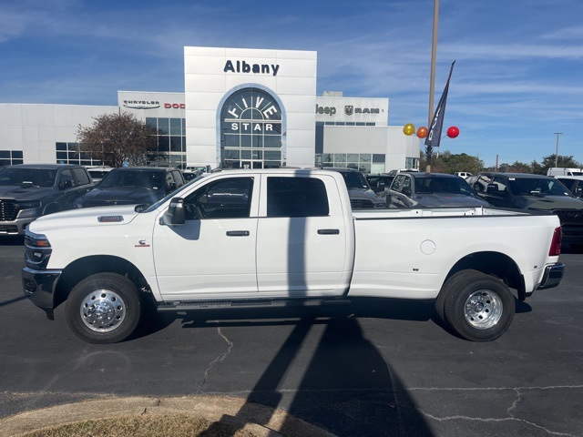 2026 Ram 3500 Tradesman photo 4