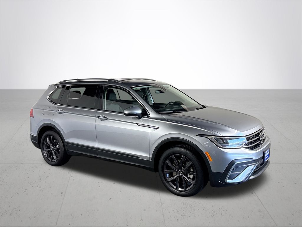 2024 Volkswagen Tiguan SE Wolfsburg Edition photo 4