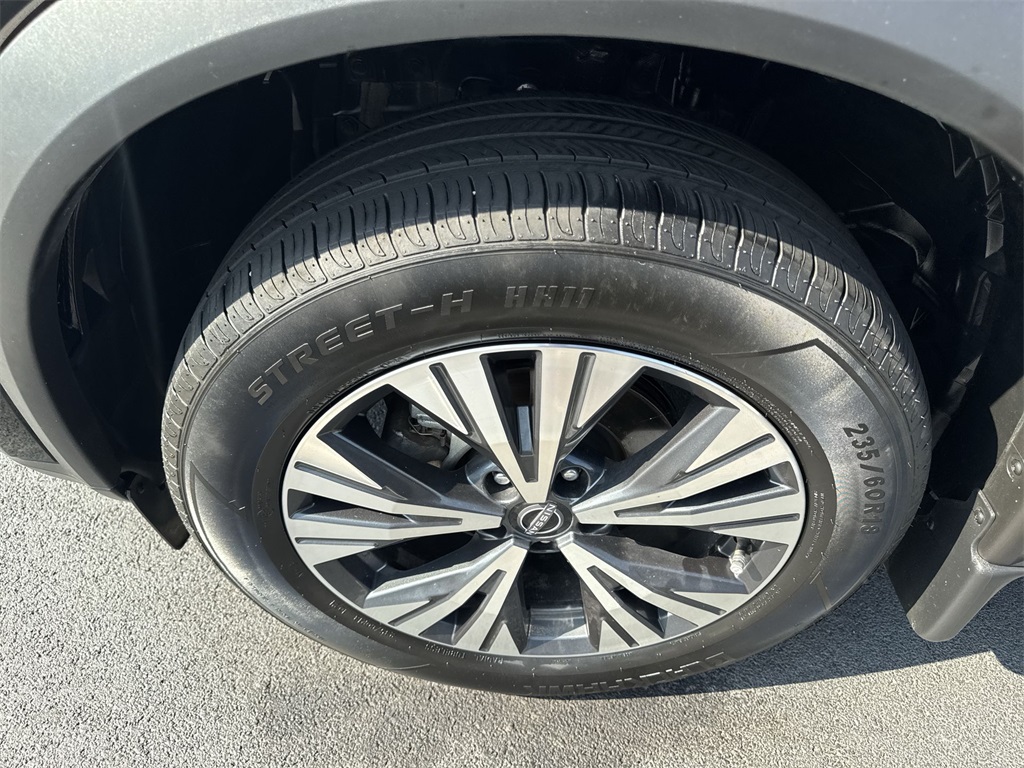 2023 Nissan Rogue SV photo 16