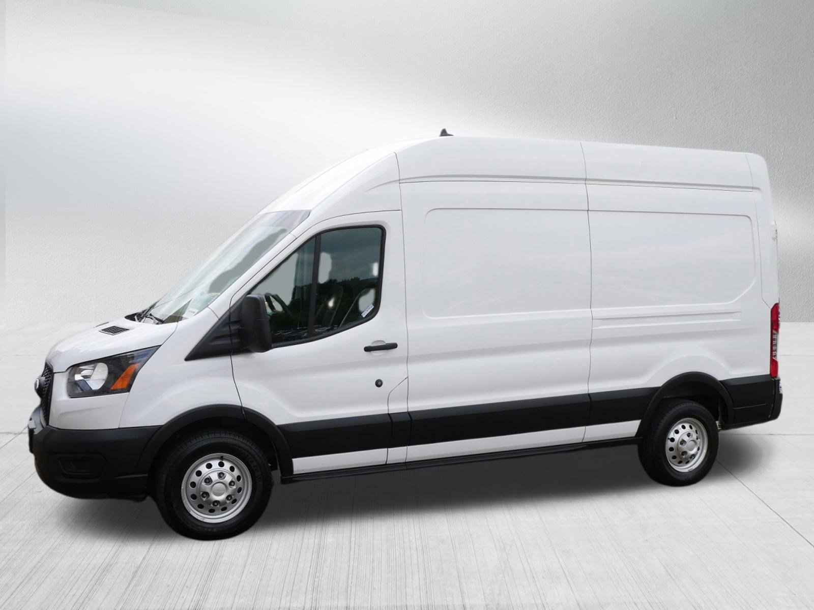 2022 Ford Transit photo 2