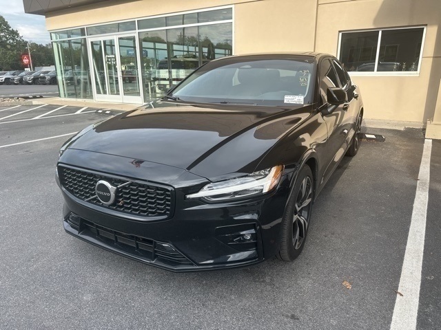 2025 Volvo S60 B5 Core photo 3