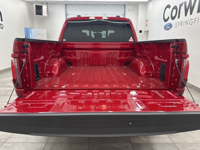 2025 Ford F-150 XLT photo 8