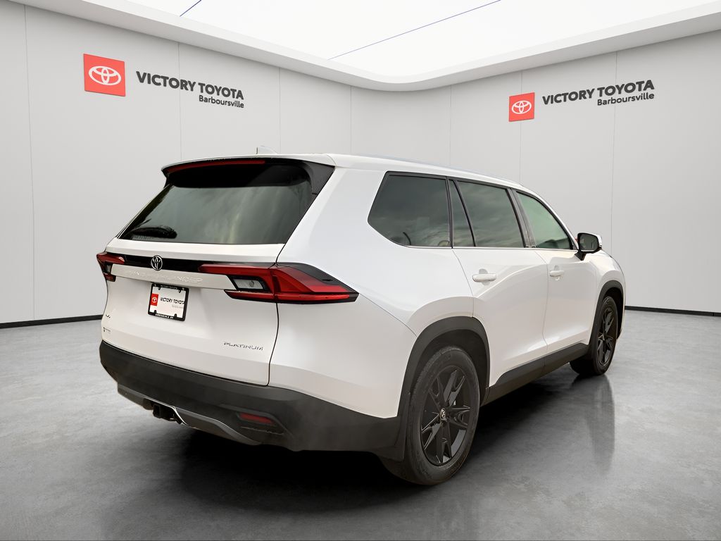 2026 Toyota Grand Highlander Platinum AWD photo 2