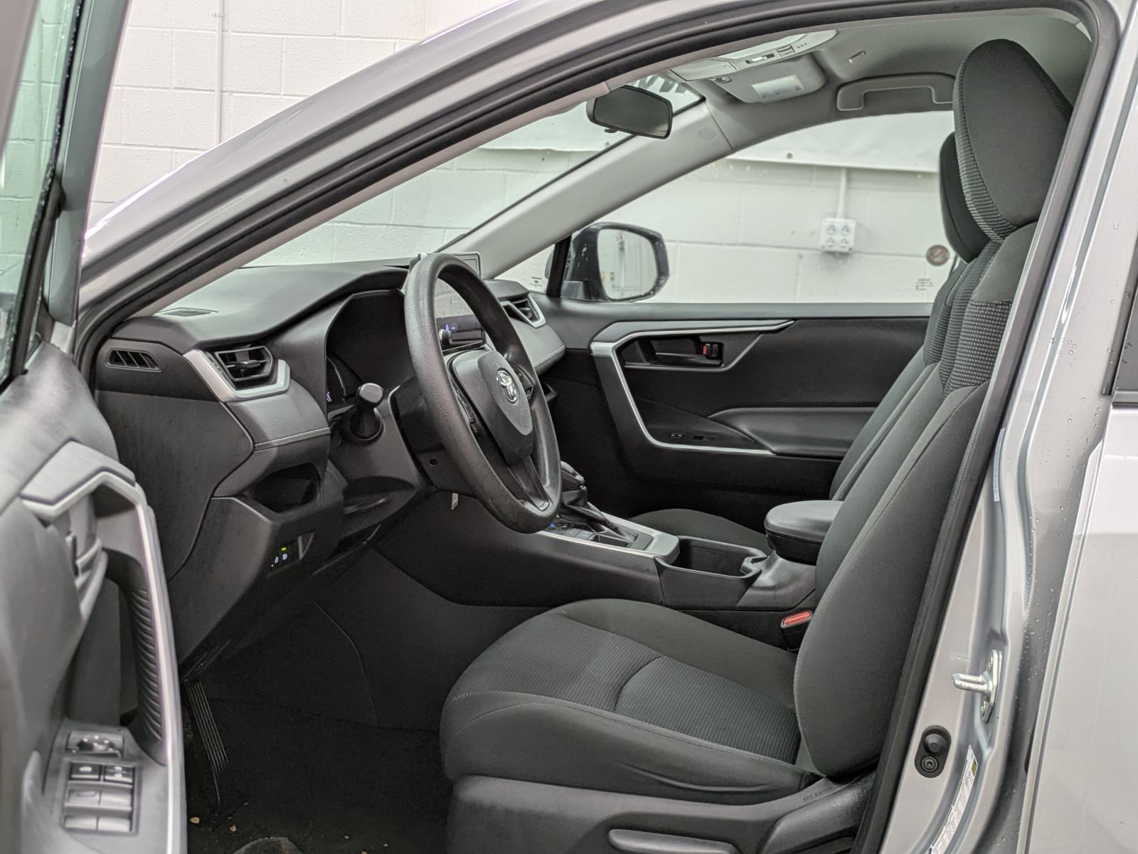 2024 Toyota RAV4 LE photo 3