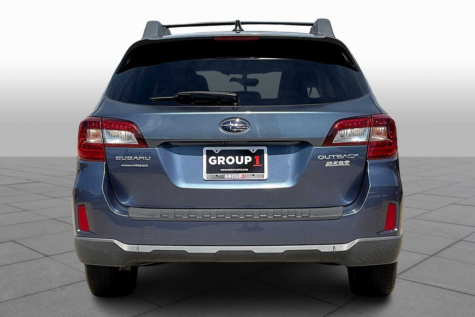 2017 Subaru Outback Premium photo 4