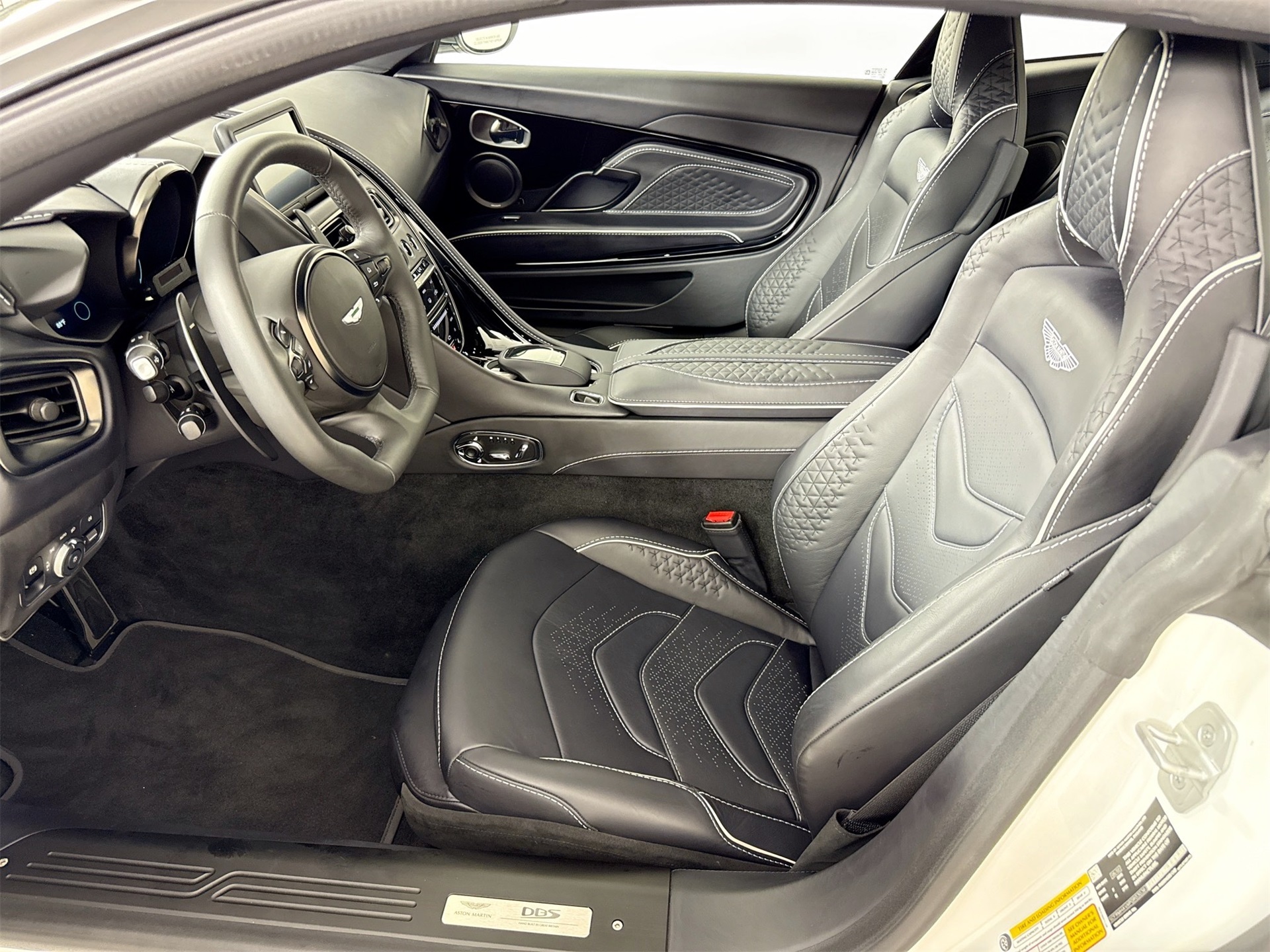 2023 Aston Martin DBS AM7 photo 9