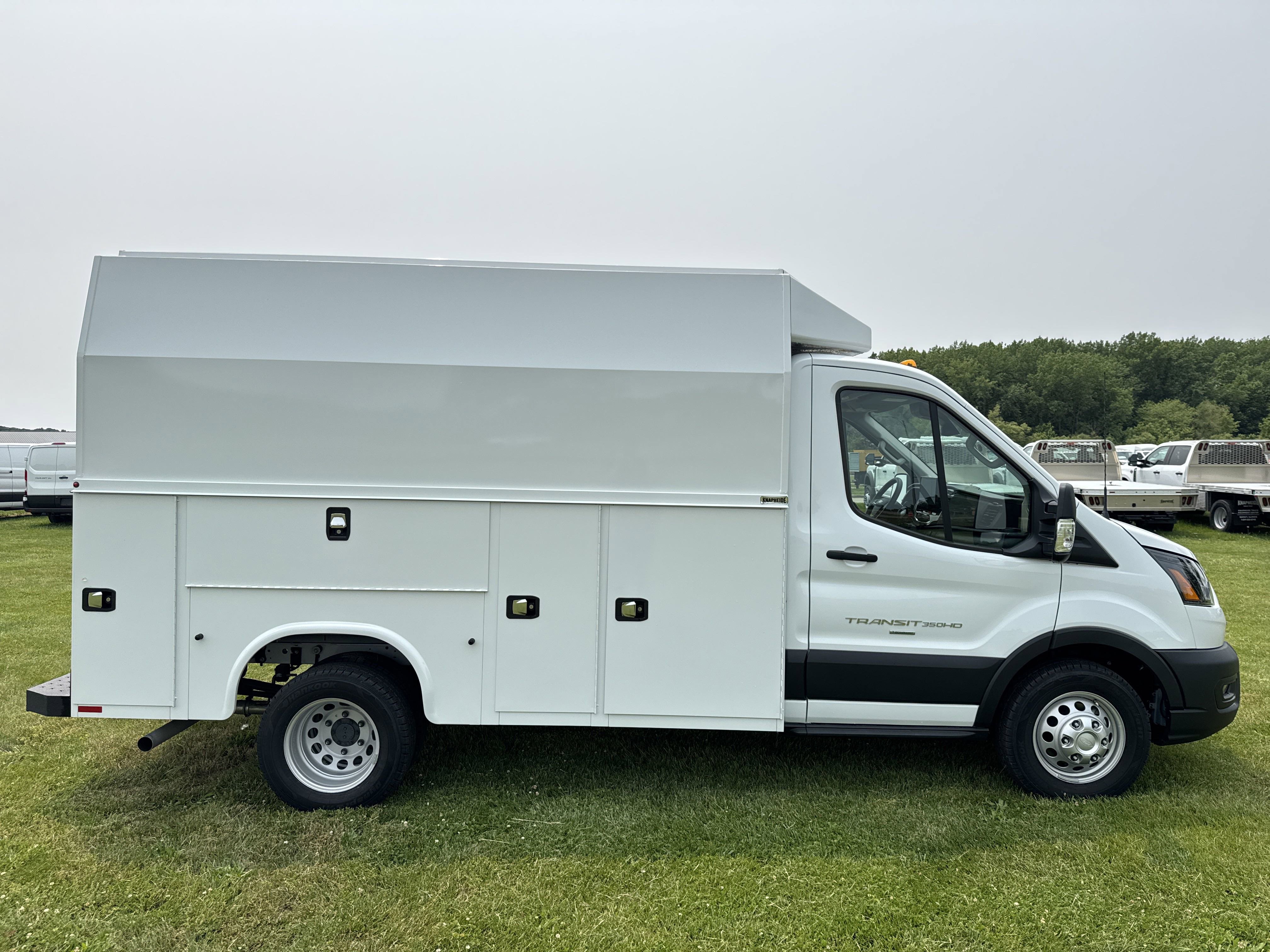 2024 Ford Transit Cutaway photo 4