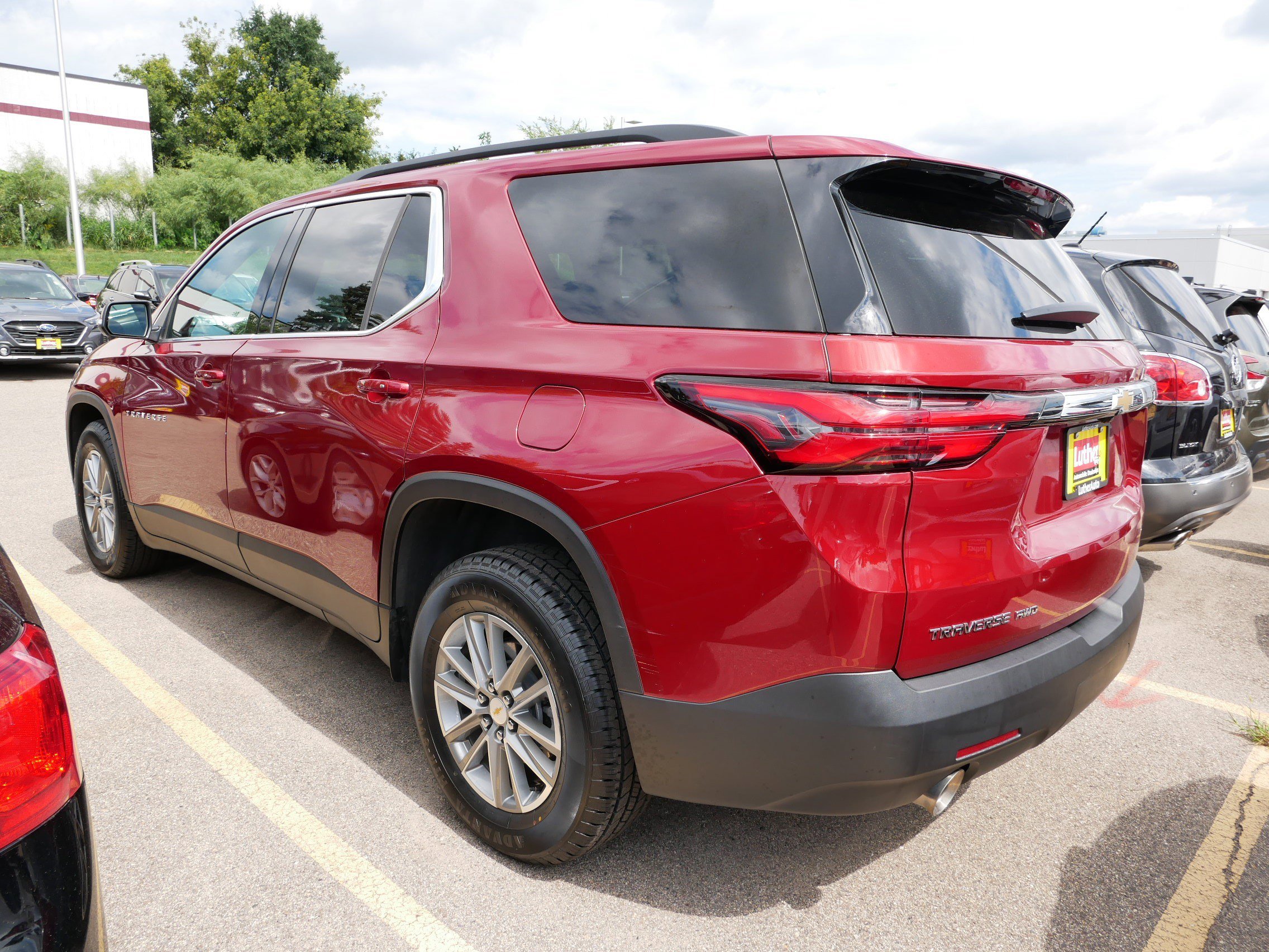 2023 Chevrolet Traverse Cloth photo 2