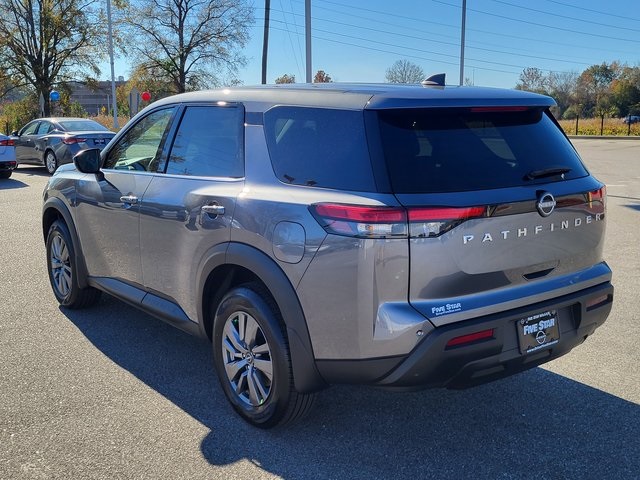 2025 Nissan Pathfinder S photo 3