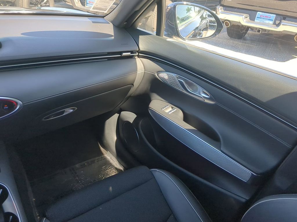 2024 Genesis GV70 3.5T Sport photo 16