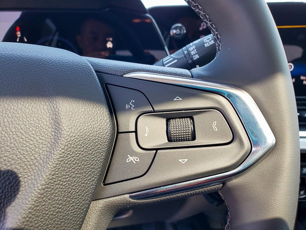 2025 Chevrolet Trax LT photo 19