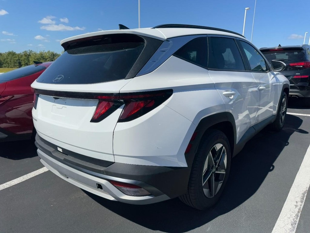 2025 Hyundai Tucson SEL photo 2